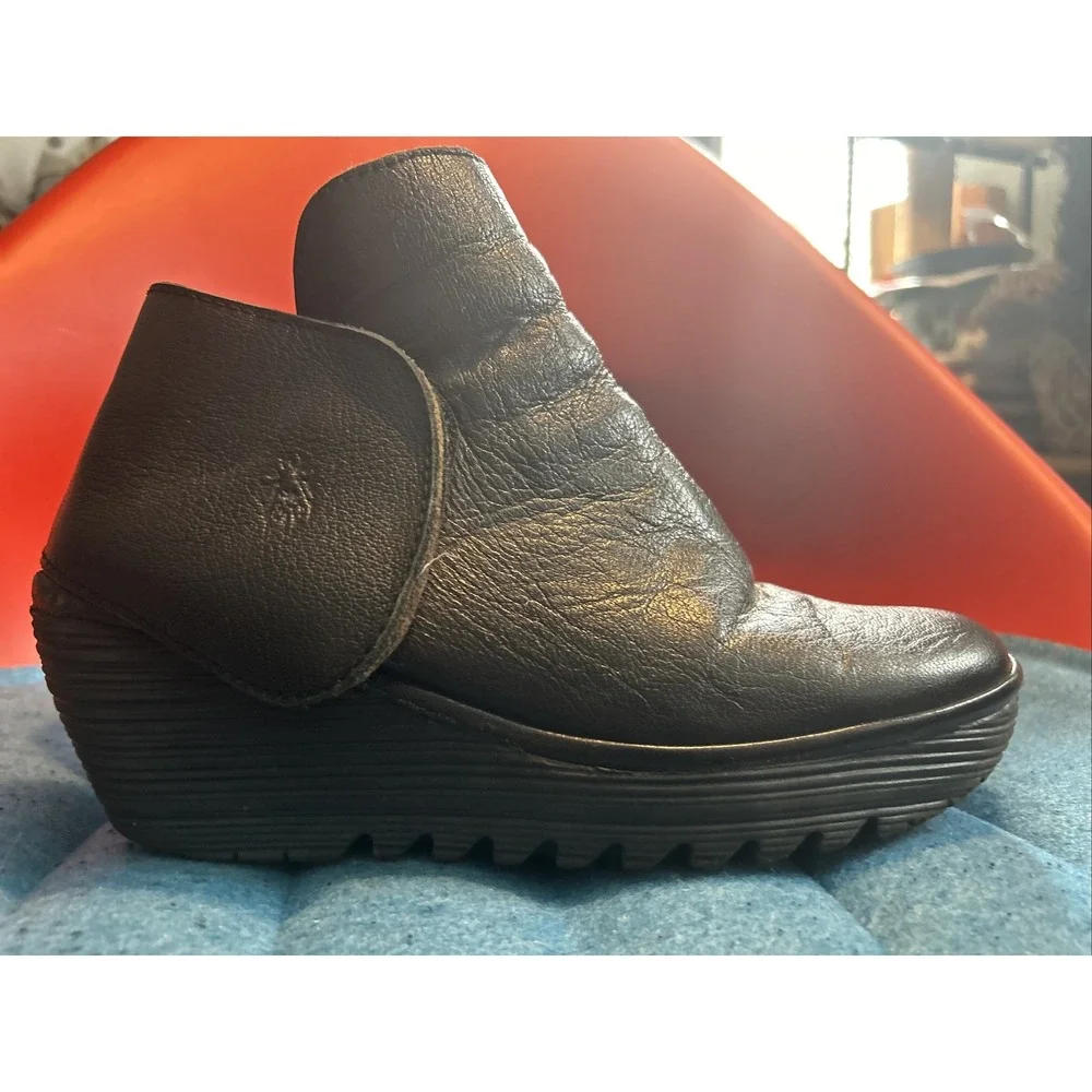 Fly London Yogi boots Black Leather Women's Size 40 EU 9 US P500046008